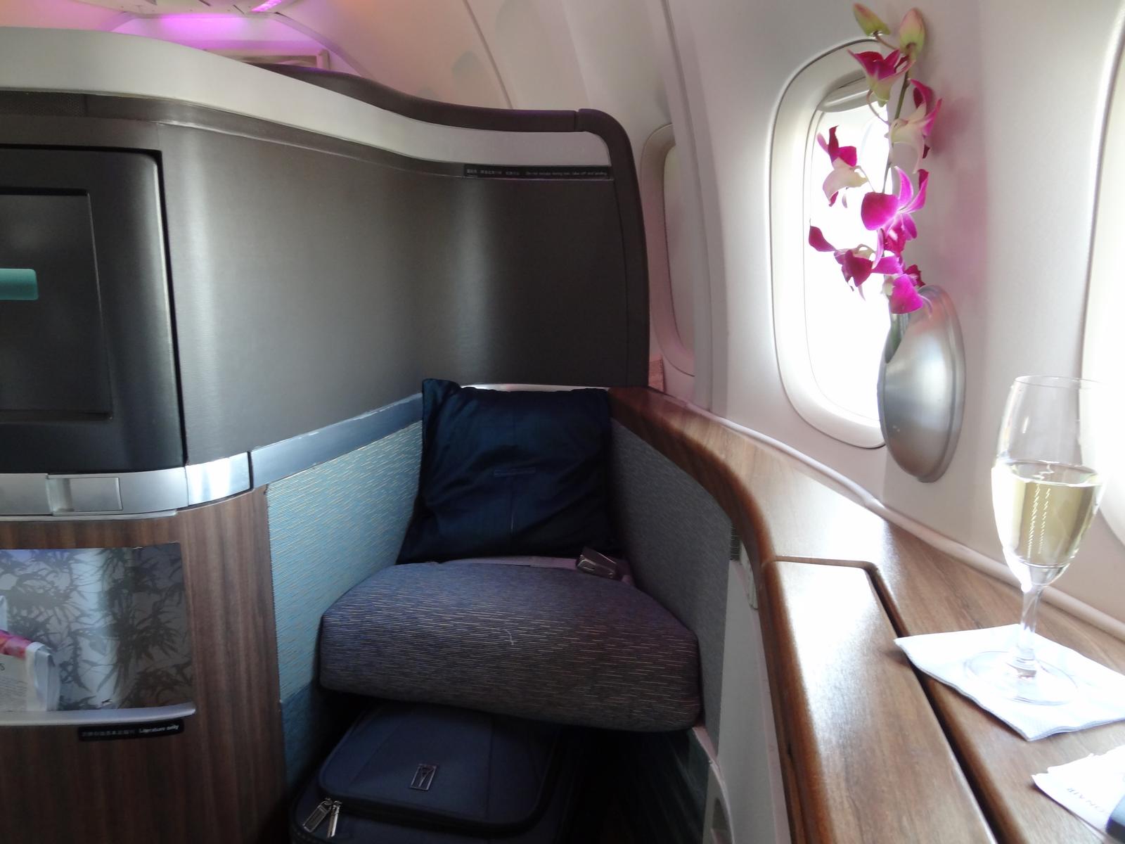 Review Cathay Pacific 747 First Class Singapore To Hong Kong Topmiles