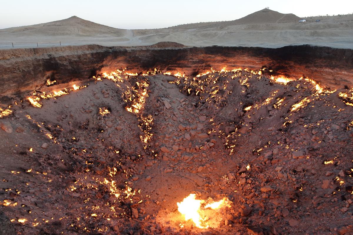 Visiting The Darvaza Gas Crater (Turkmenistan)